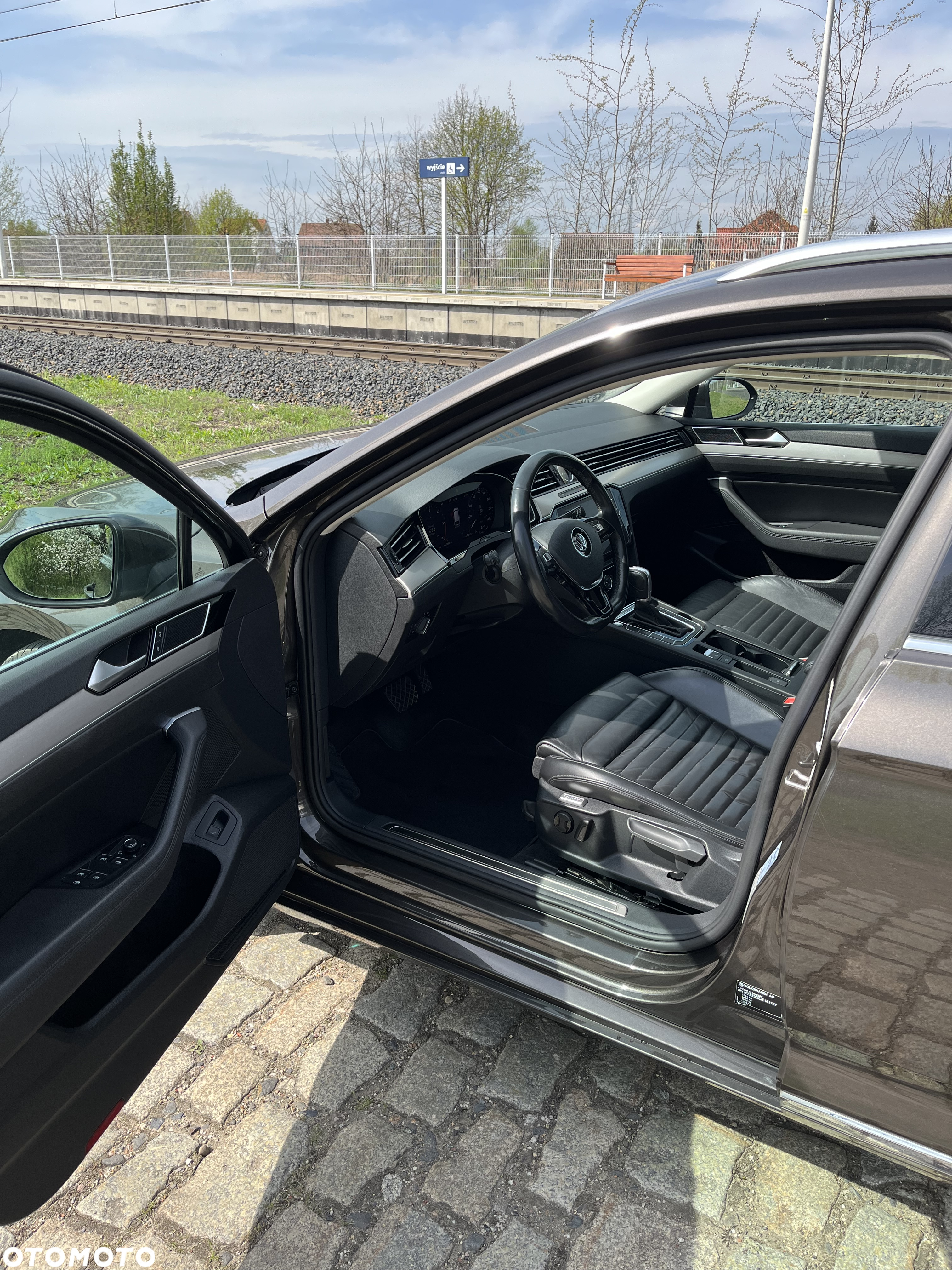 Volkswagen Passat Variant 1.6 TDI SCR DSG Comfortline - 6