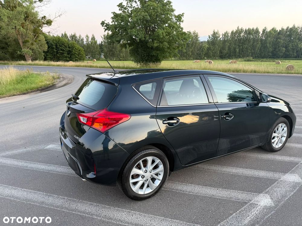 Toyota Auris 2.0 D-4D Dynamic - 21