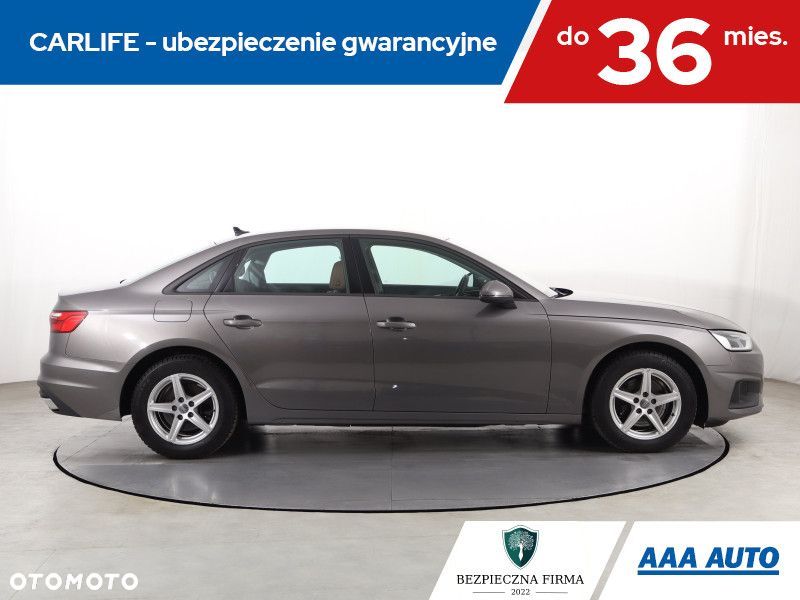 Audi A4 Limousine - 8