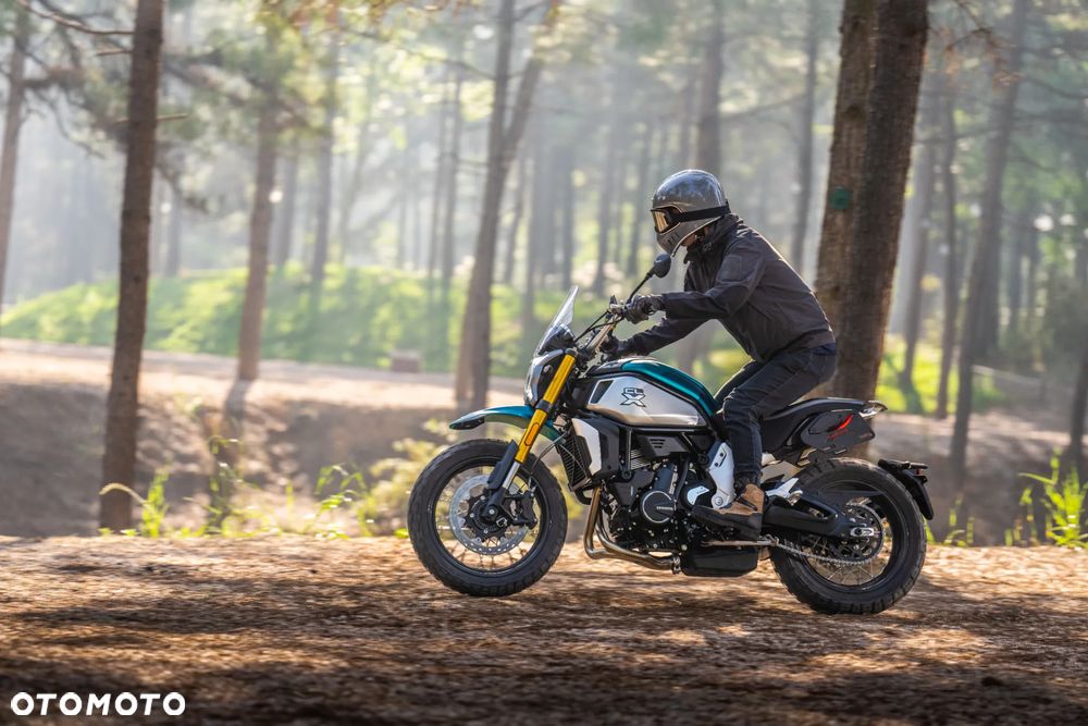 CFMoto 700CL-X Adventure - 2