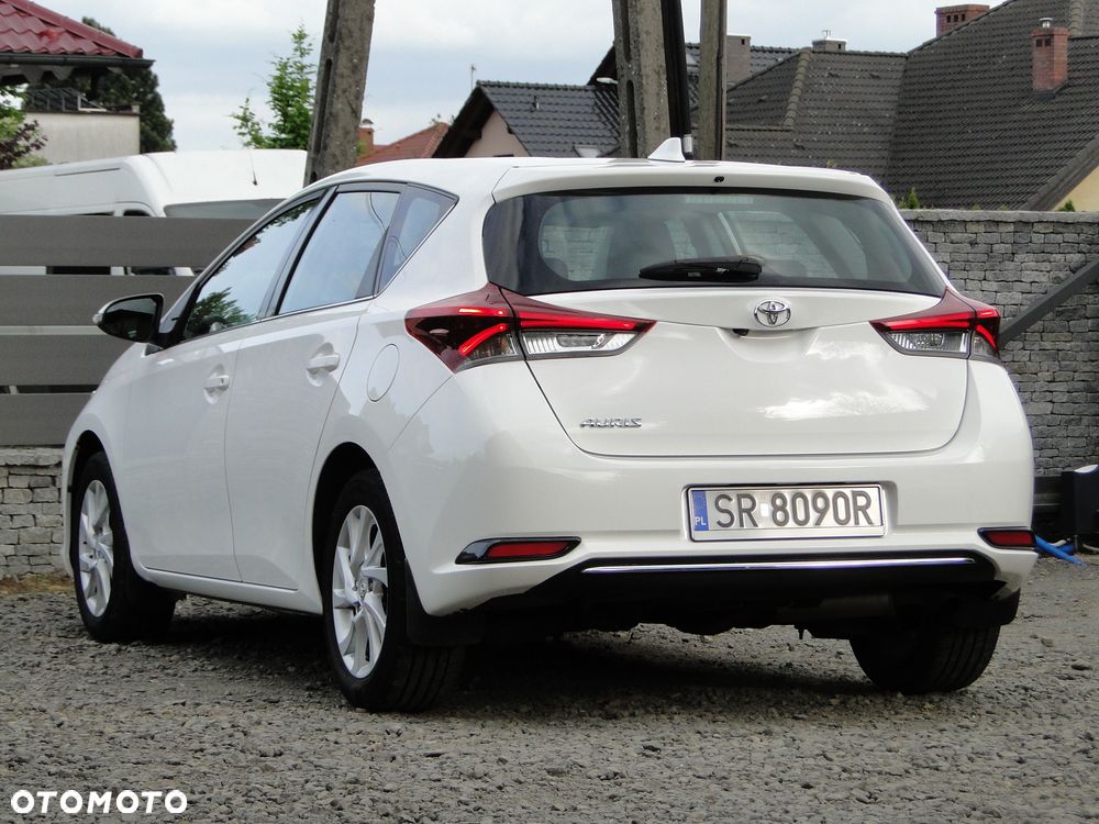 Toyota Auris 1.6 Premium - 9