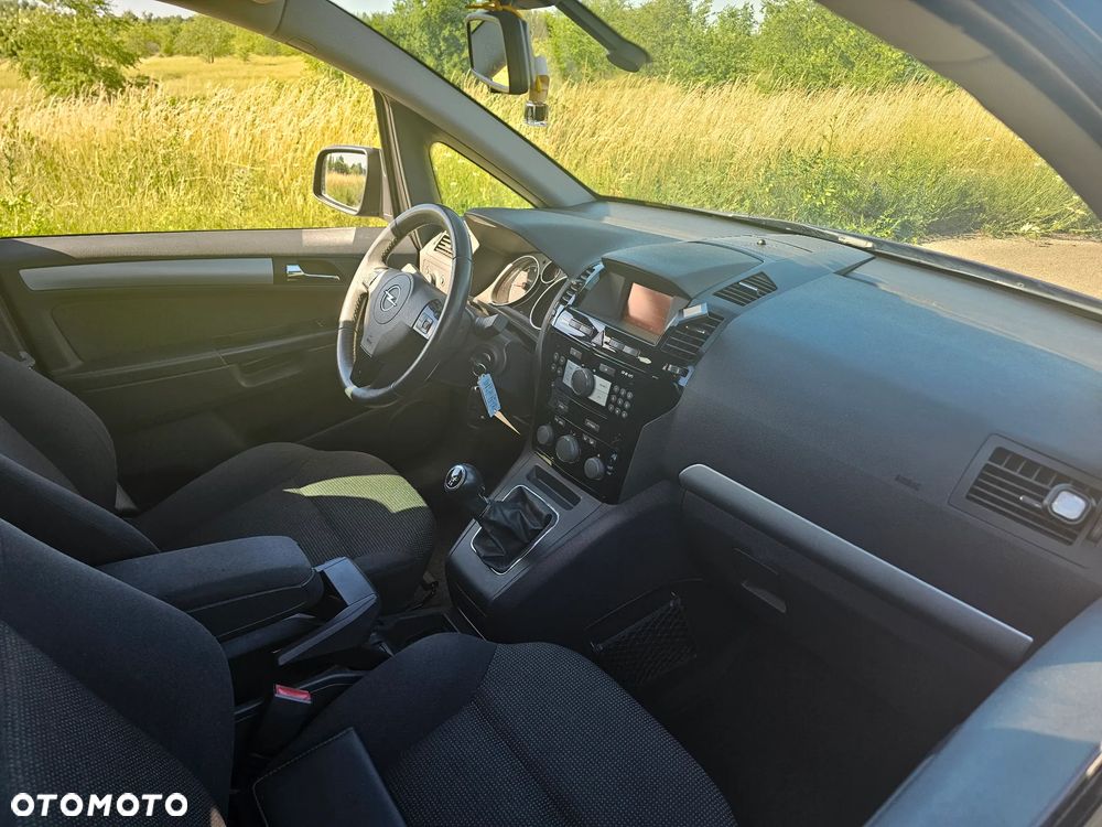 Opel Zafira 1.6 Cosmo - 25