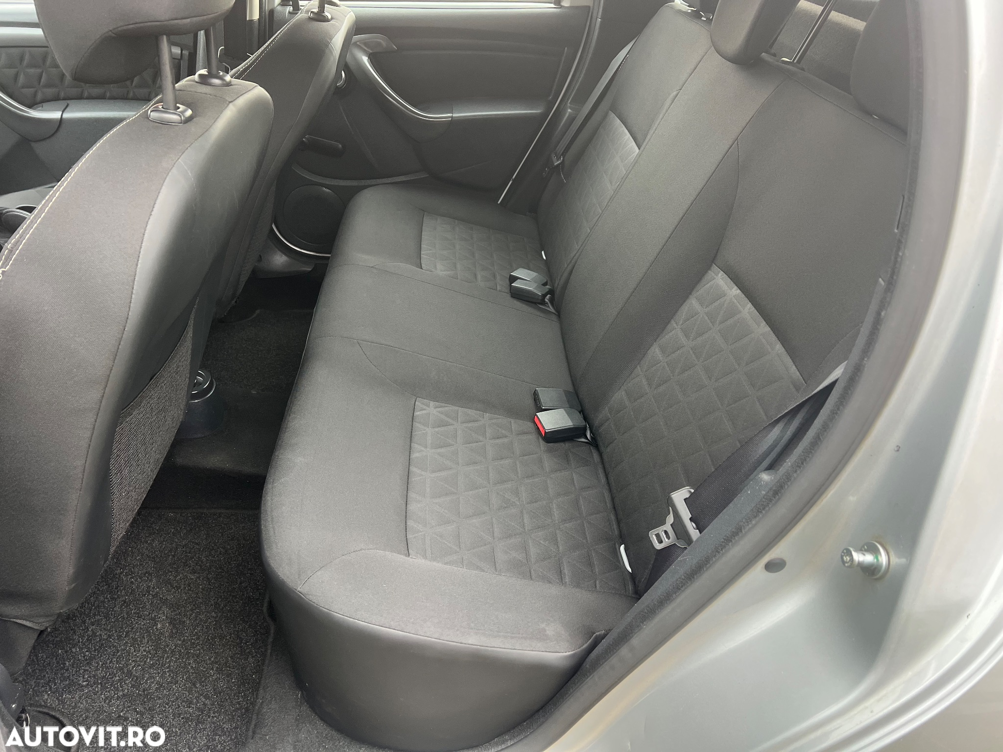 Dacia Duster 1.5 dCi 4x2 Laureate - 14
