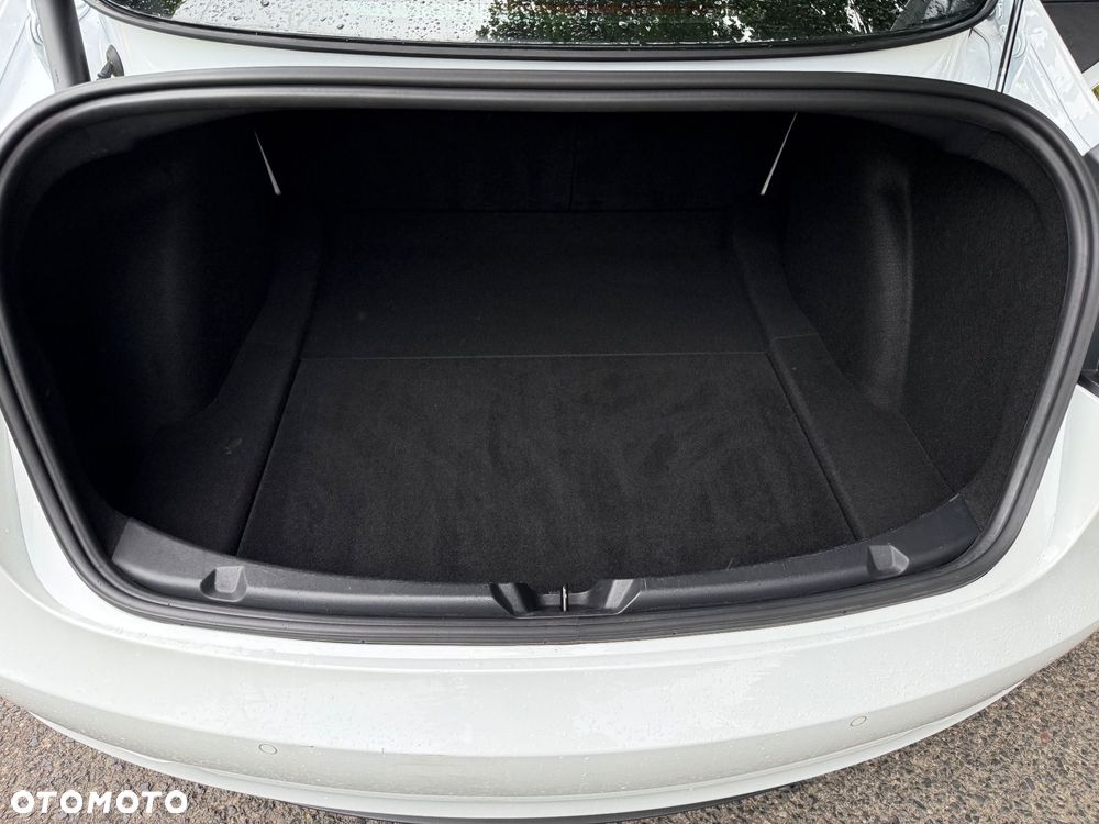 Tesla Model 3 Standard Range Plus - 8