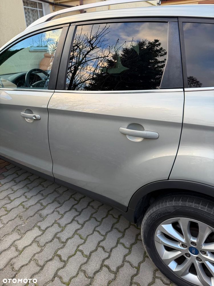 Ford Kuga 2.0 TDCi Titanium FWD - 12