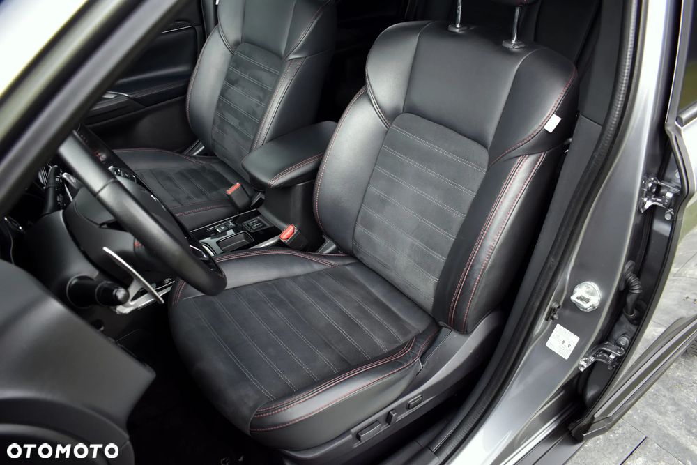 Mitsubishi Outlander 2.0 4WD CVT Diamant Edition+ - 26