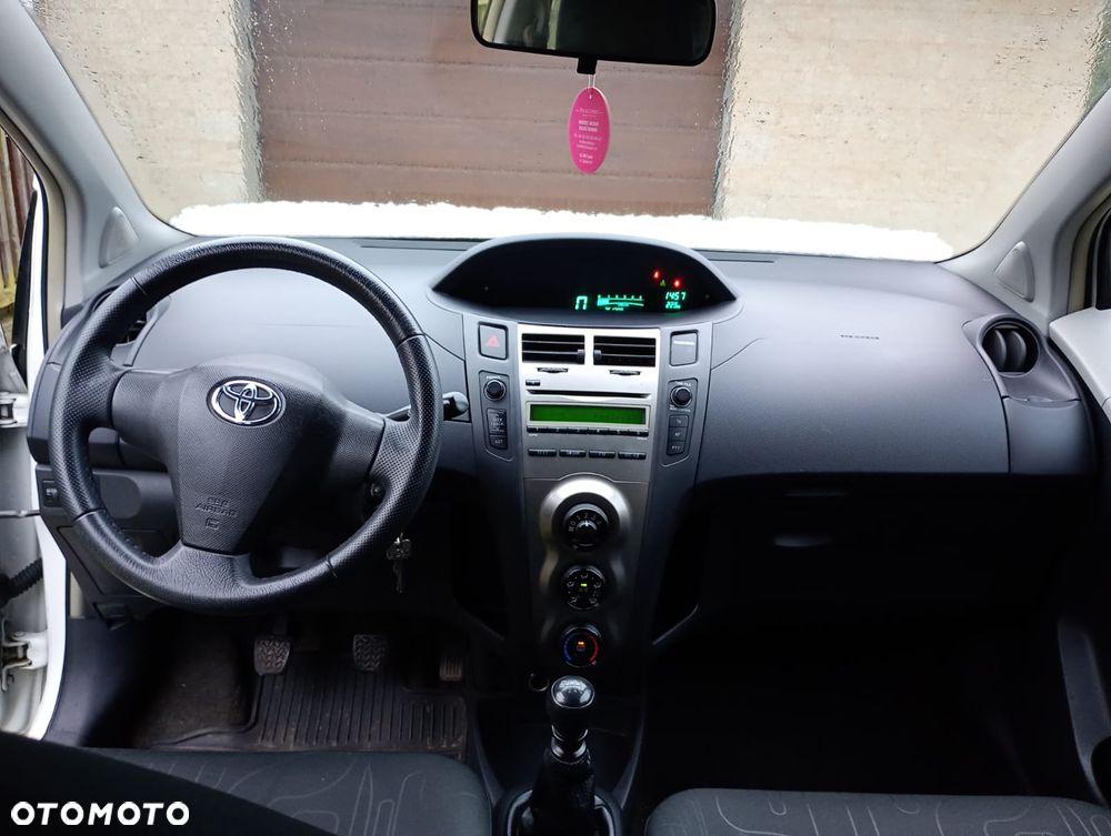 Toyota Yaris 1.4 D-4D Sol - 16