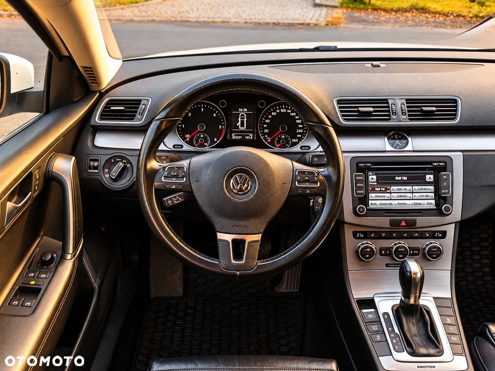Volkswagen Passat 2.0 TDI 4Motion DSG BlueMotion Tech R-Line - 13