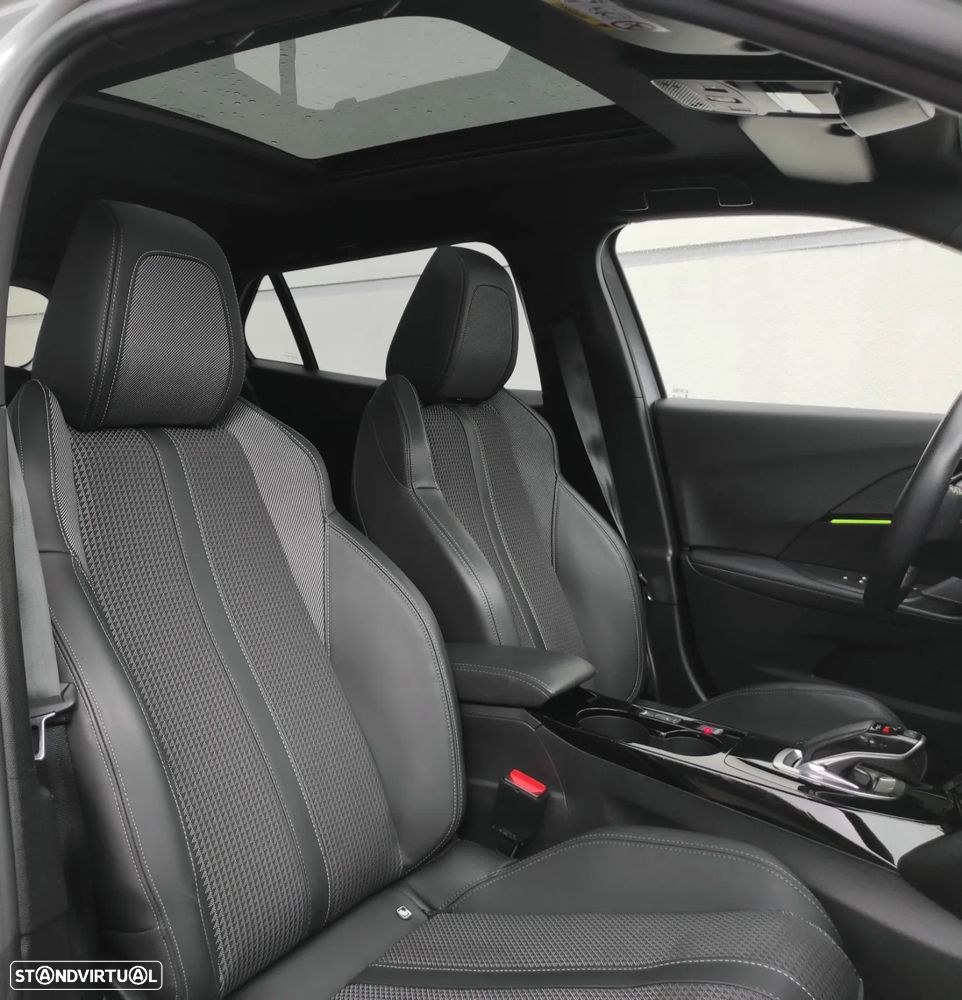 Peugeot e-2008 GT - 25