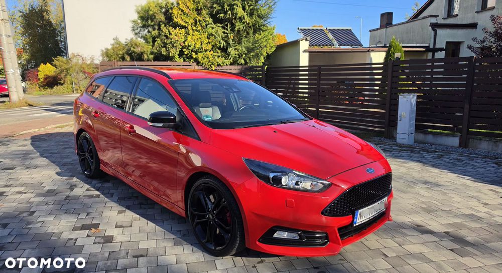 Ford Focus 2.0 EcoBoost ST mit Leder-Sport-Paket - 23