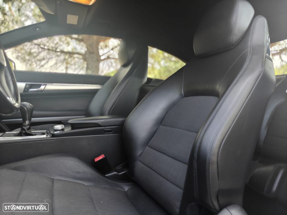 Mercedes-Benz E 220 CDi Avantgarde BlueEfficiency - 26