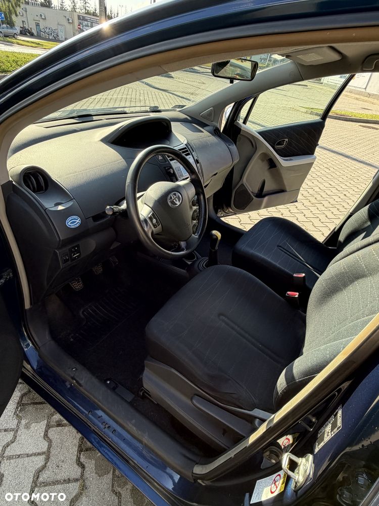 Toyota Yaris - 7