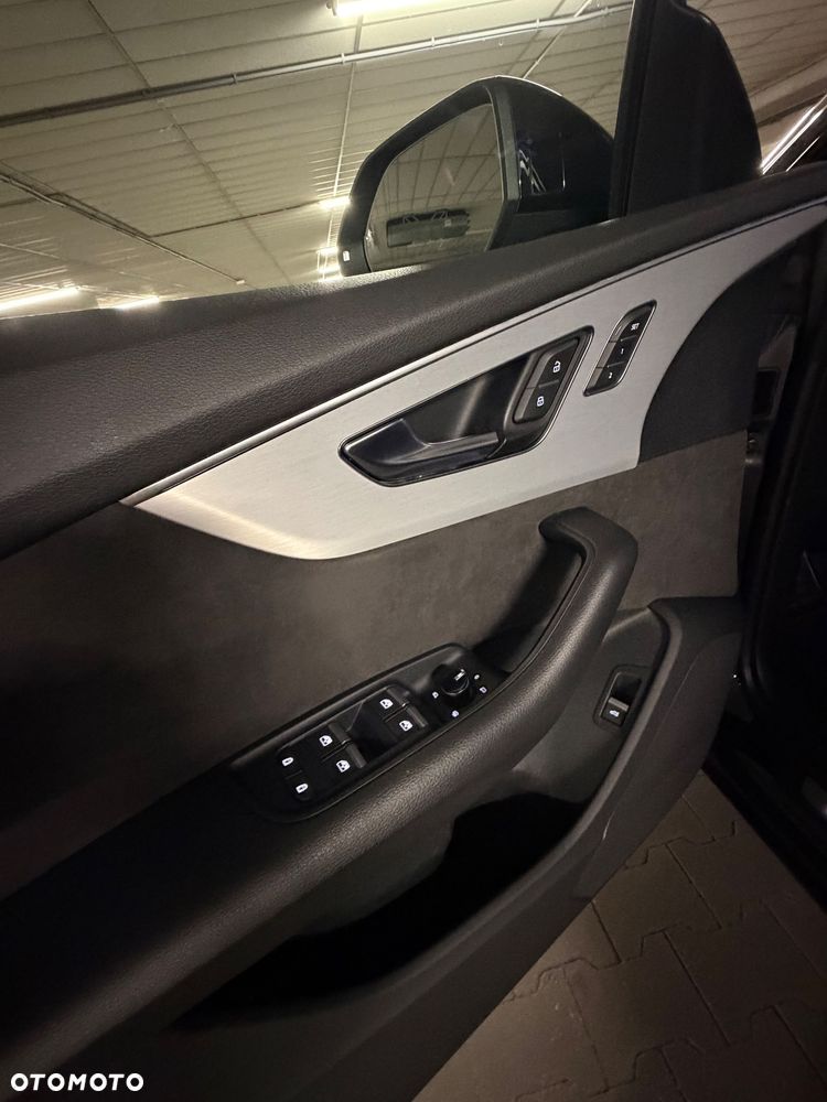 Audi SQ8 - 8