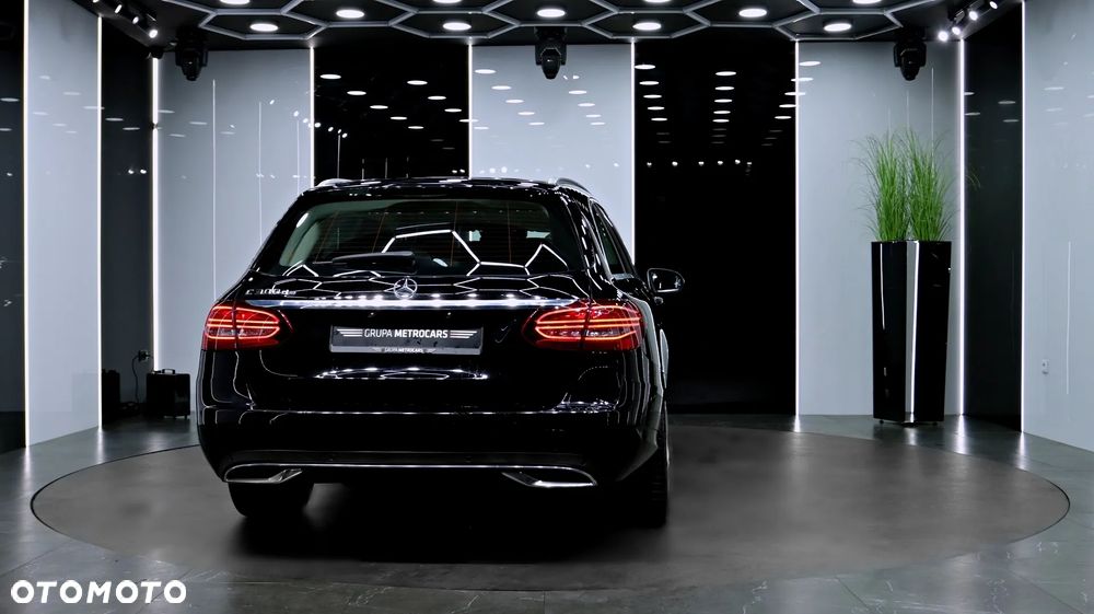 Mercedes-Benz Klasa C 300 d 9G-TRONIC - 8