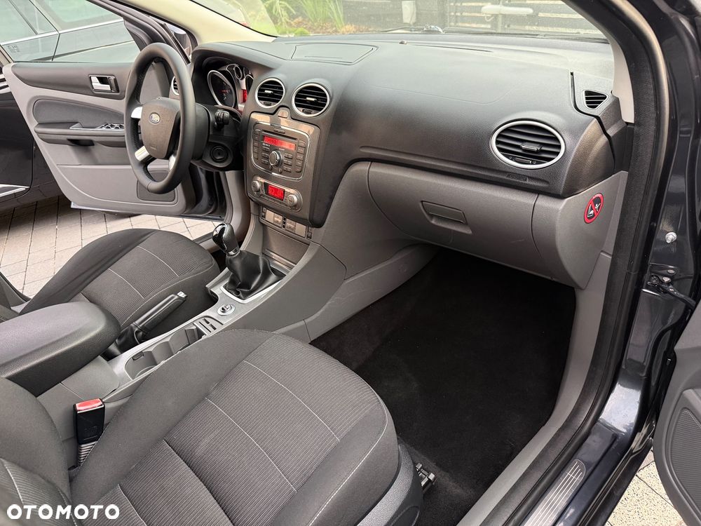 Ford Focus 1.6 Ti-VCT Titanium - 11