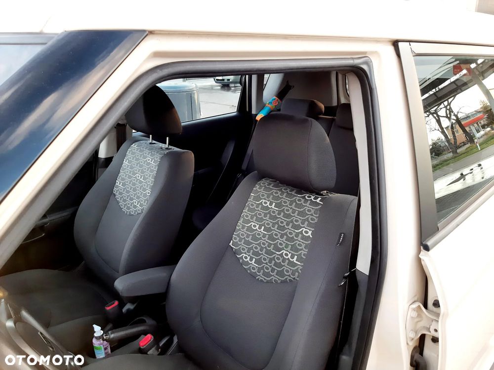 Kia Soul 1.6 CRDI L - 18
