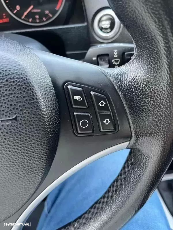 BMW X1 18 d sDrive - 12