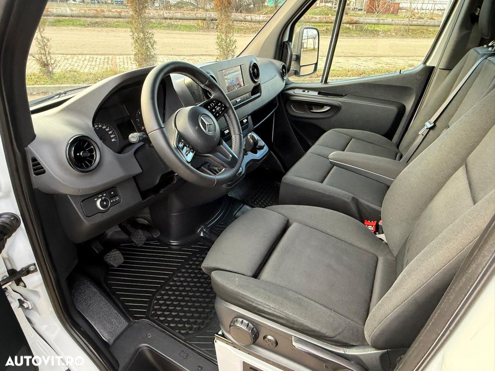 Mercedes-Benz Sprinter - 21