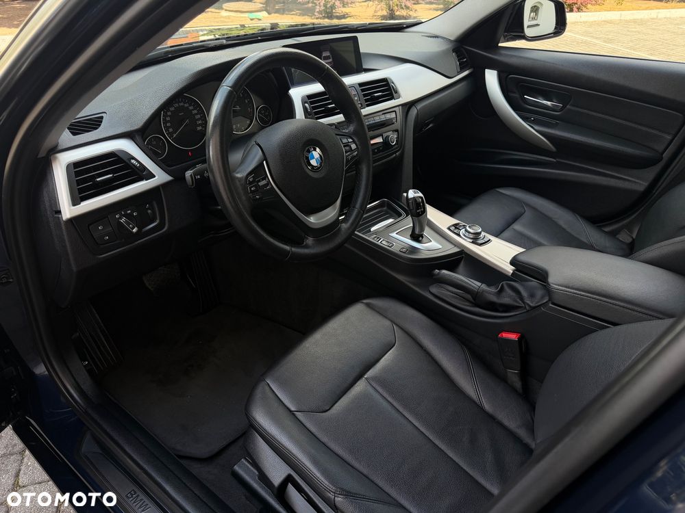 BMW Seria 3 320i Sport-Aut Sport Line - 18