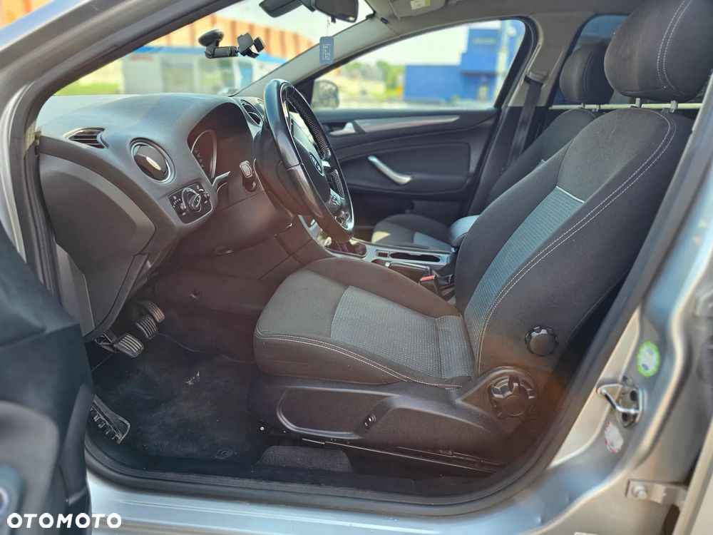 Ford Mondeo 2.0 TDCi Ambiente - 11