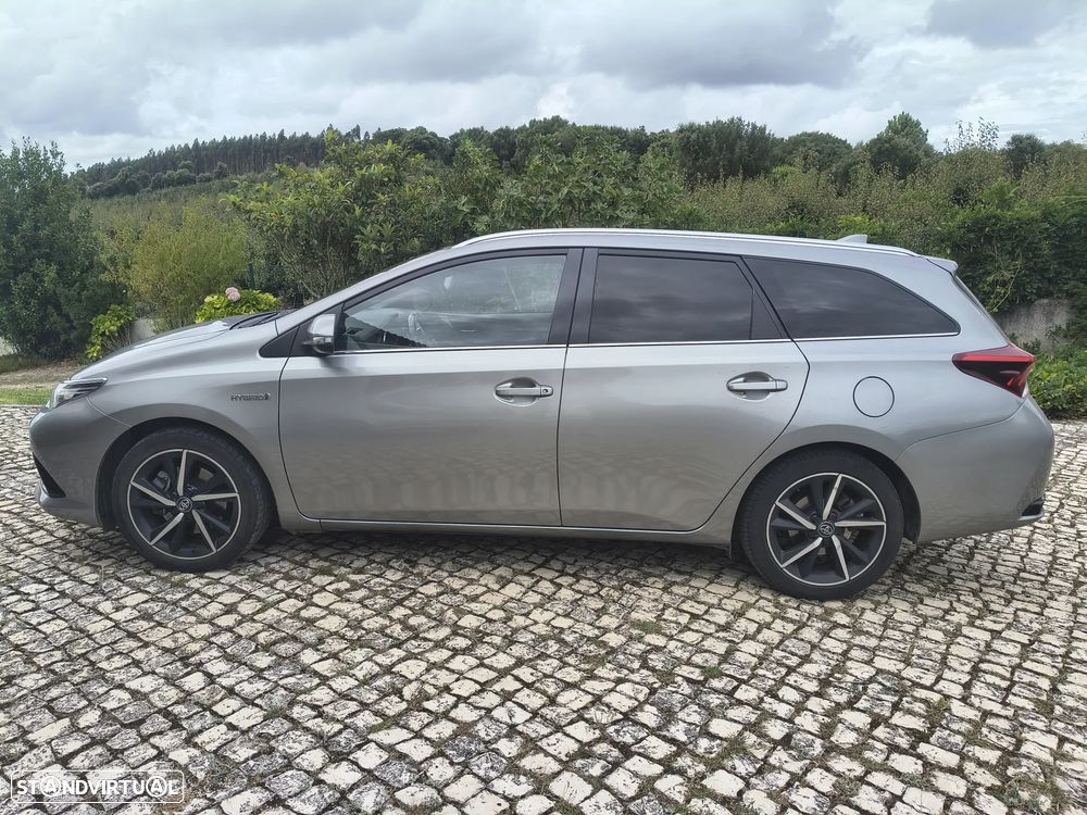 Toyota Auris Touring Sports 1.8 HSD Comfort +P.Techno+P.Sport - 4