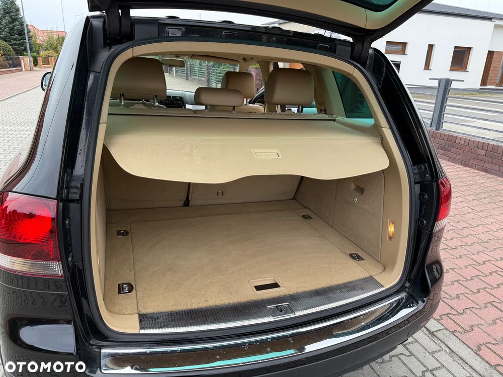 Volkswagen Touareg - 21