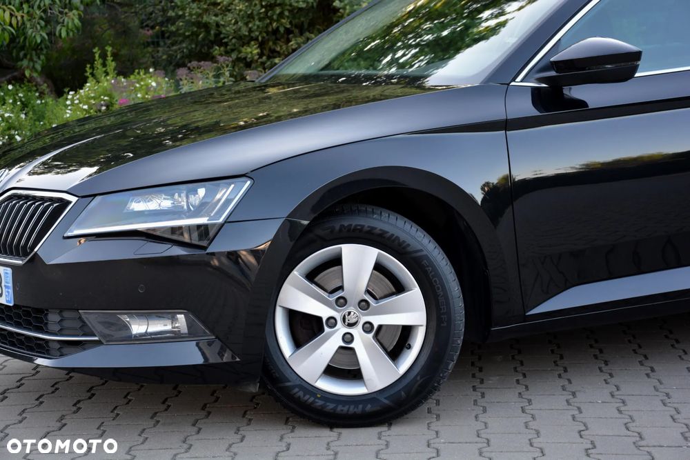 Skoda Superb 2.0 TDI DSG Ambition - 13