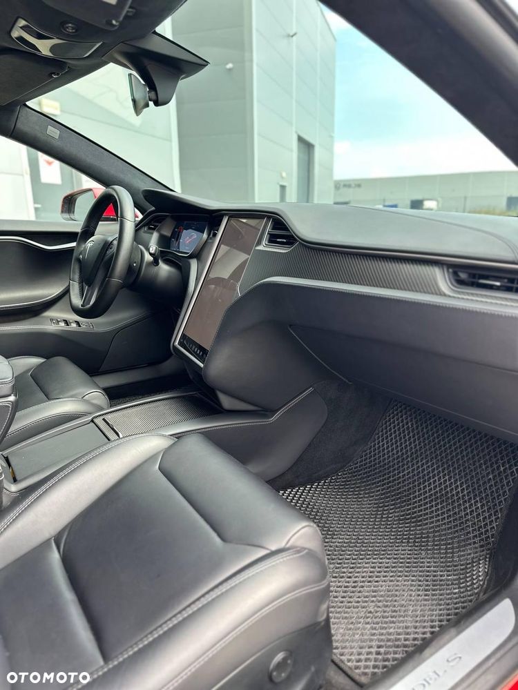 Tesla Model S - 15