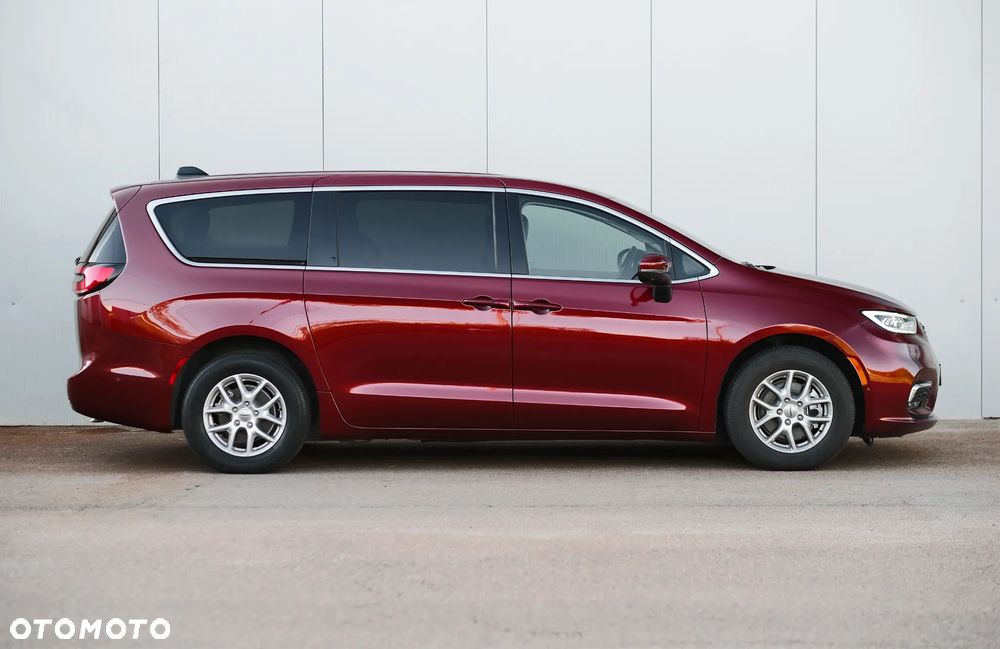 Chrysler Pacifica - 7