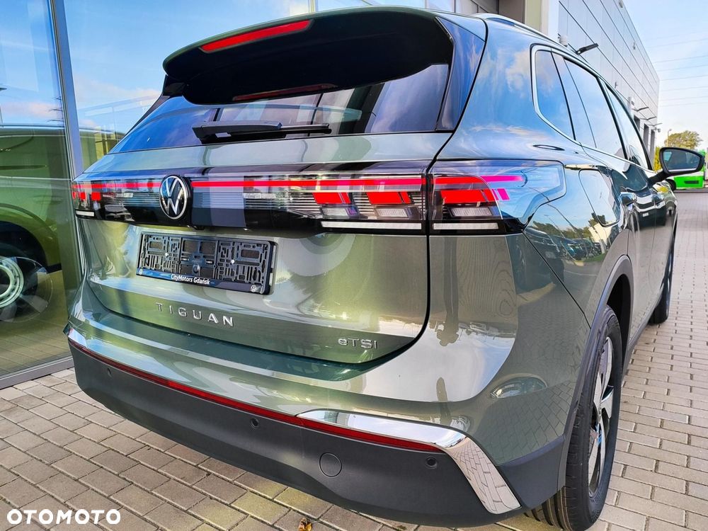 Volkswagen Tiguan - 11