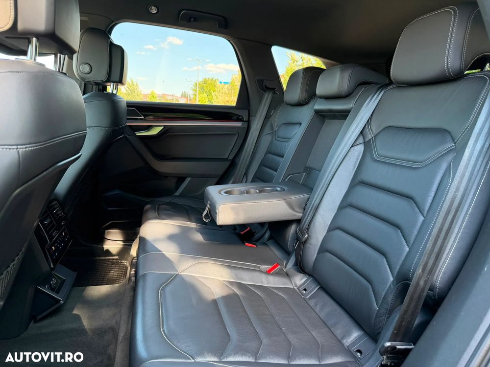 Volkswagen Touareg V6 TDI R-Style - 8
