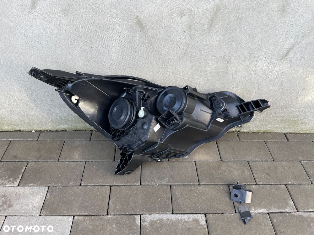 LAMPA PRZEDNIA LEWA CITROEN C3 II, DS3  2009-2016 - NOWA VARROC - 2