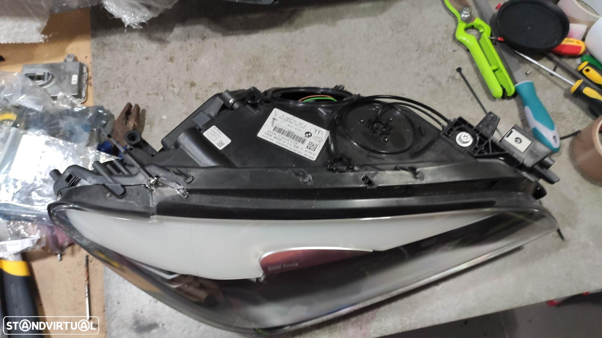 farol direito bi-xenon BMW série 7 F01 - 3