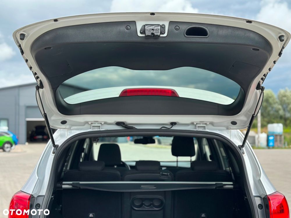 Kia Carens 1.7 CRDi 136 Fifa World Cup Edition - 16