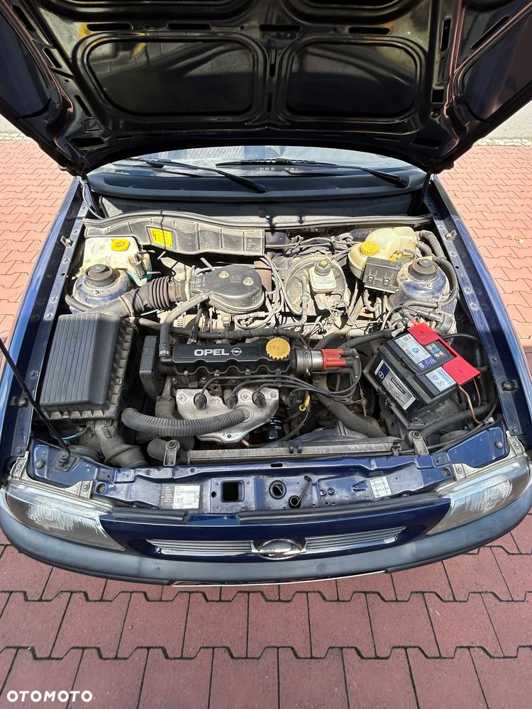Opel Astra 1.4 GL - 2