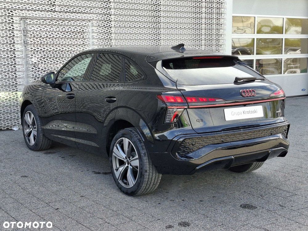 Audi Q3 Sportback - 4