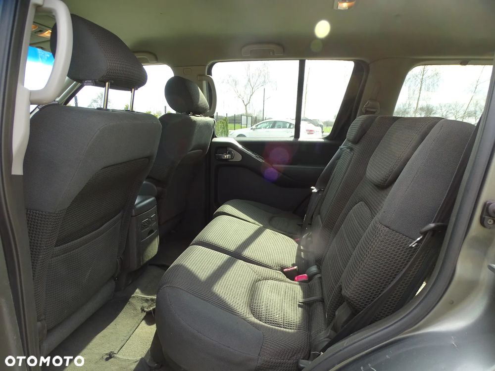 Nissan Pathfinder 2.5 DCi Elegance + - 18