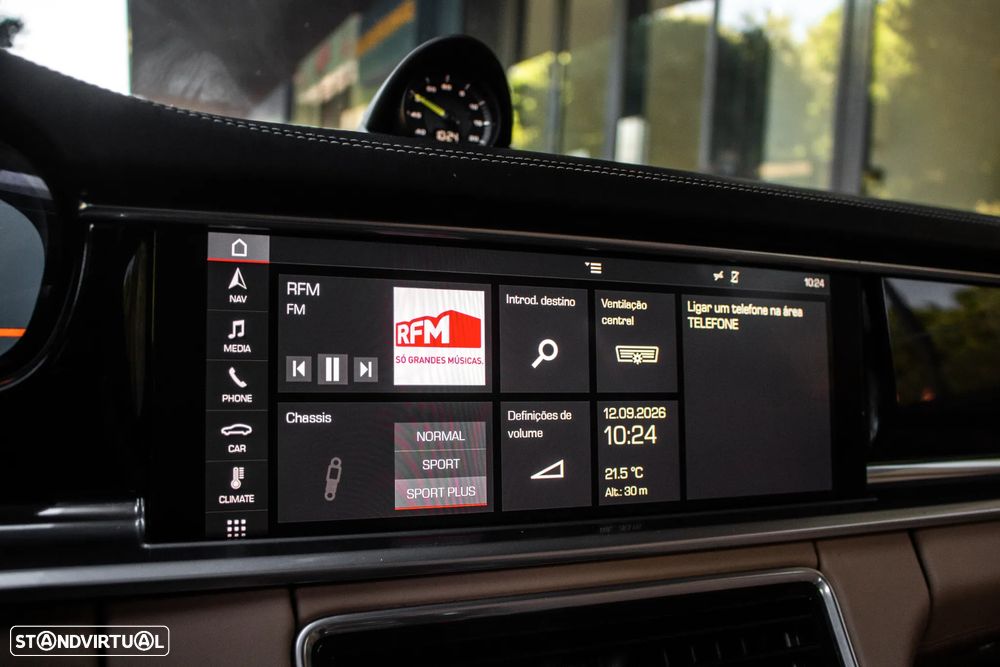 Porsche Panamera 4 E-Hybrid - 41