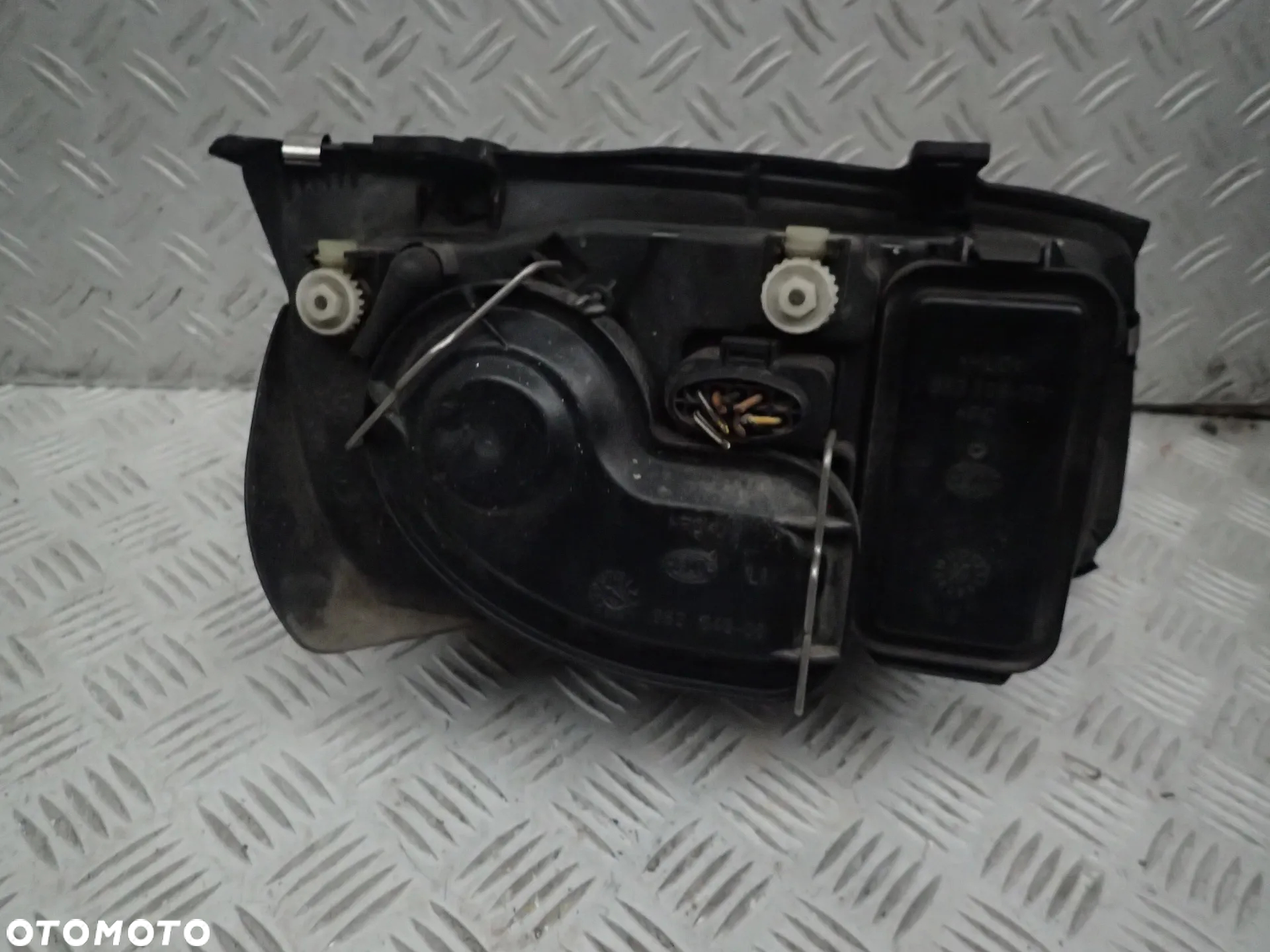 LAMPA LEWY PRZÓD VW BORA 96359700L - 2