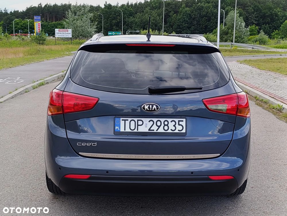 Kia Ceed 1.6 GDI Dream Team Edition - 18