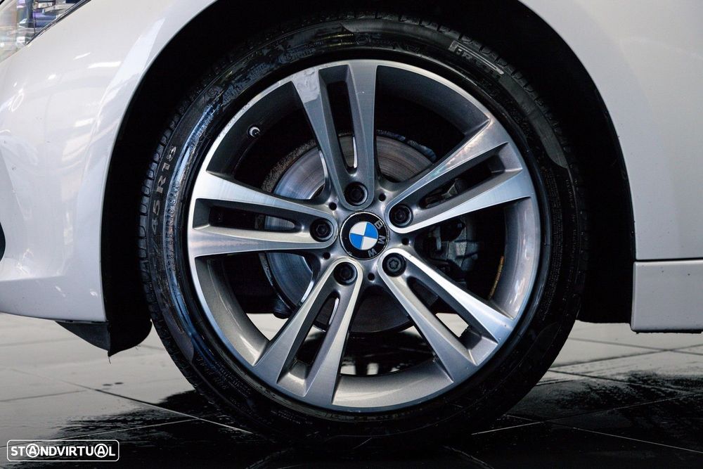 BMW 318 d Touring - 8