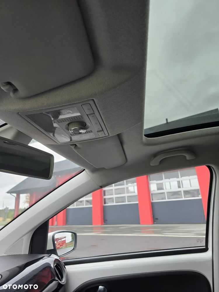 Volkswagen up! 1.0 high EU6 - 18