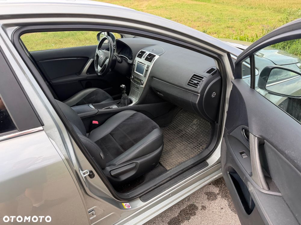 Toyota Avensis 2.0 D-4D Edition (2014) - 35