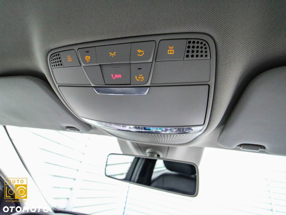 Mercedes-Benz Klasa C 300 d 9G-TRONIC Avantgarde - 32