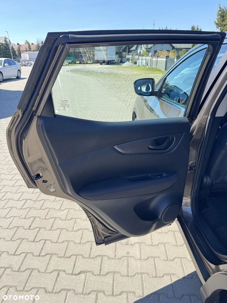 Nissan Qashqai 1.2 DIG-T Visia Xtronic - 19
