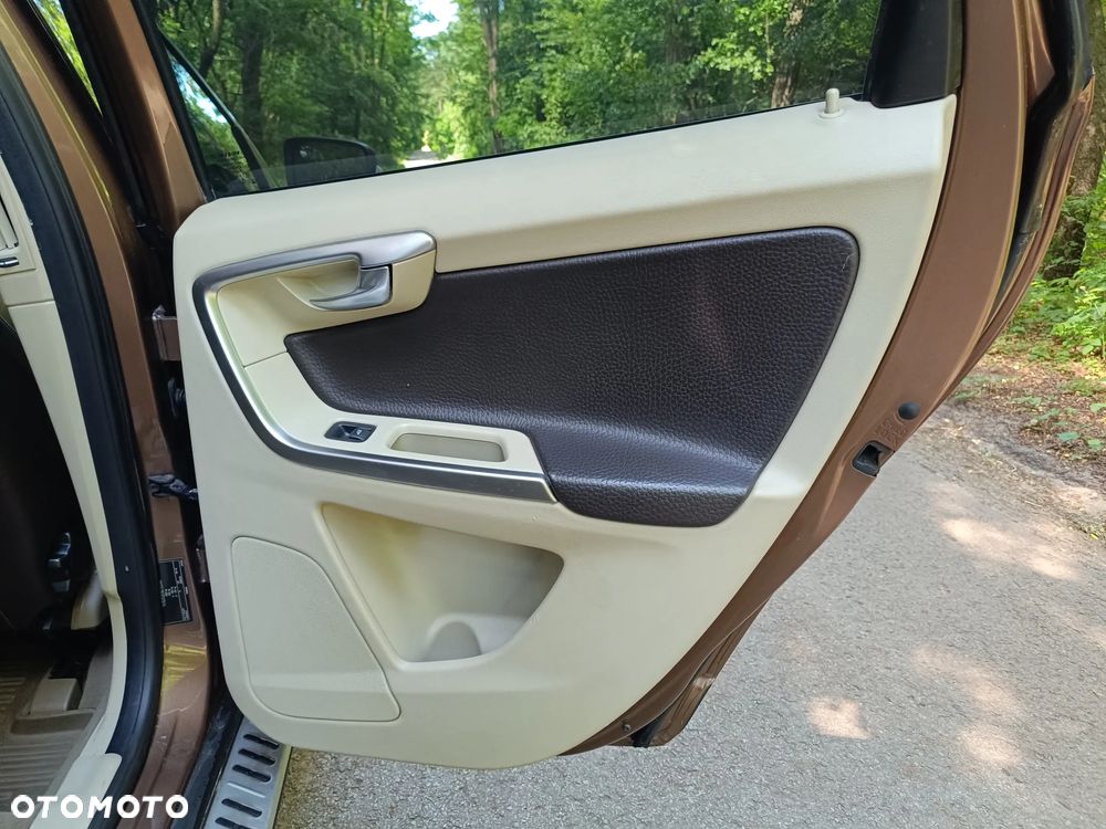 Volvo XC 60 DRIVe R Design - 31
