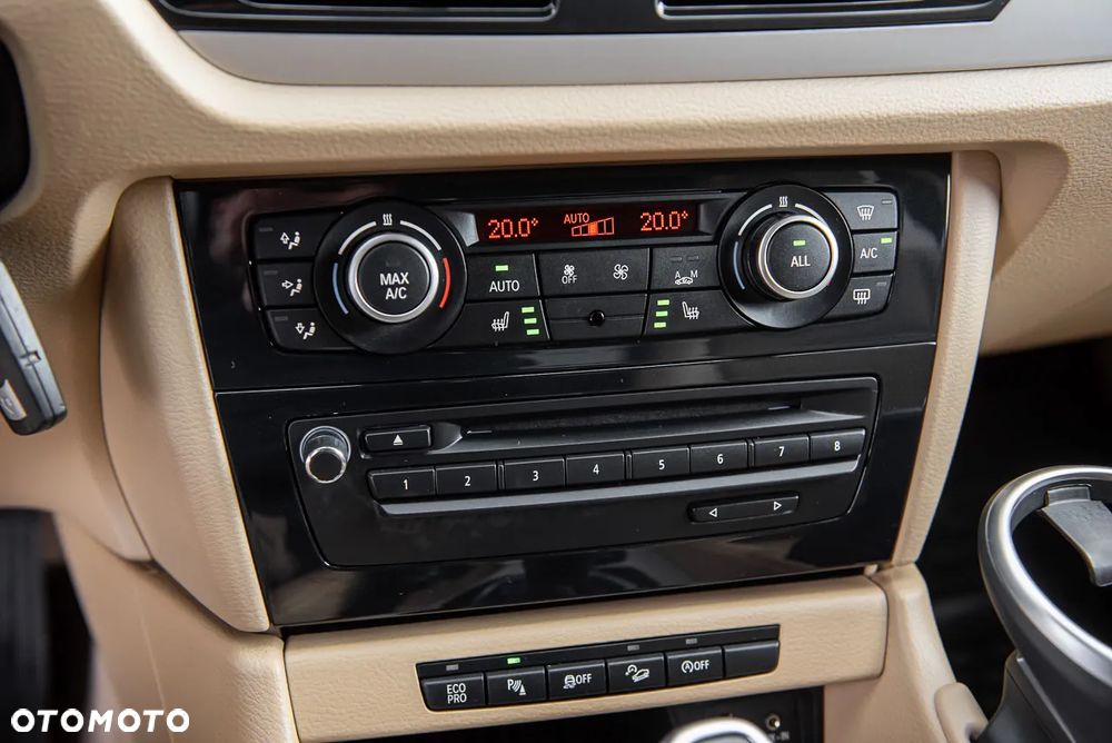 BMW X1 xDrive20d Sport Line - 23