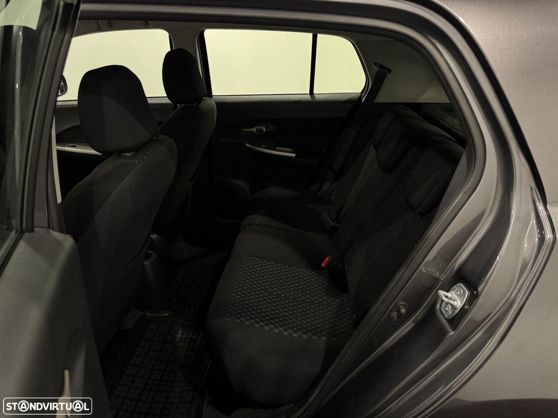 Toyota Urban Cruiser 1.33 VVT-i Sol - 27