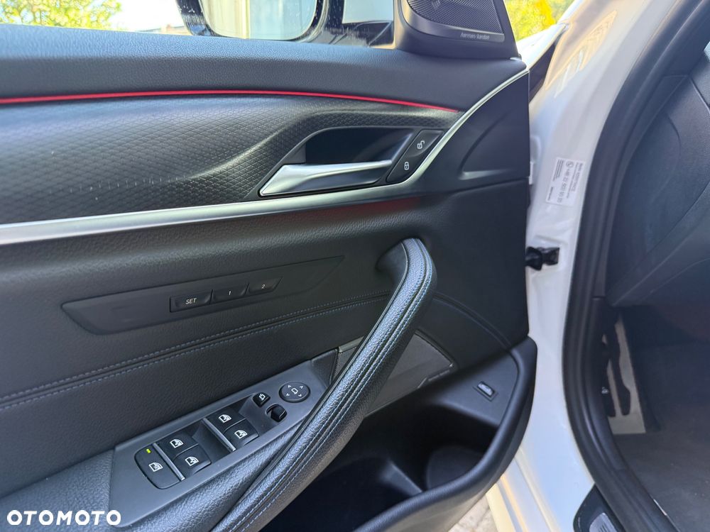 BMW Seria 5 520d xDrive MHEV M Sport sport - 36