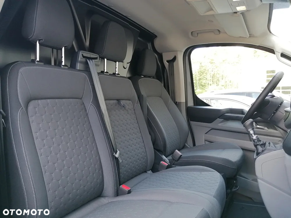 Ford CUSTOM VAN LIMITED - 29